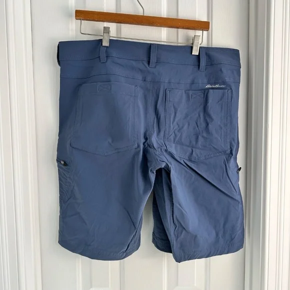 Eddie Bauer Men's Guide Pro Shorts EUC - Picture 3 of 5